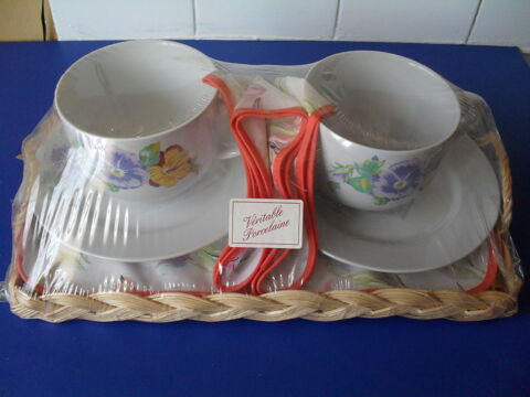 Set 2 tasses avec soucoupes+serviettes+ plateau id�e cadeau 5 Toul (54)