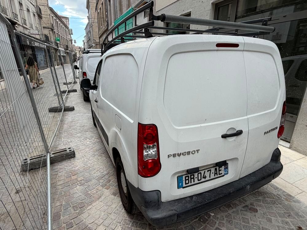 Partner PARTNER FOURGON STANDARD 1.6 BLUEHDI 75 BVM5 PREMIUM PACK 2011 occasion 42500 Le Chambon-Feugerolles