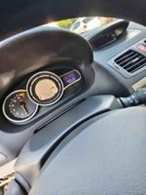 M&eacute;gane III RENAULT MEGANE III 1.6 110 ETHANOL AUTHENTIQUE 2011 occasion 93430 Villetaneuse