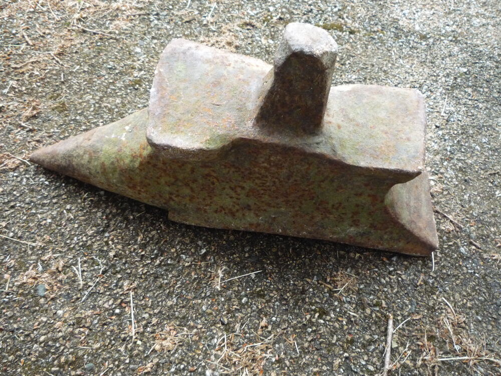 Enclume de mar&eacute;chal ferrant tr&egrave;s ancienne
