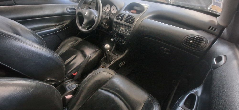 206 CC 2.0i 16V 2001 occasion 77250 Villecerf
