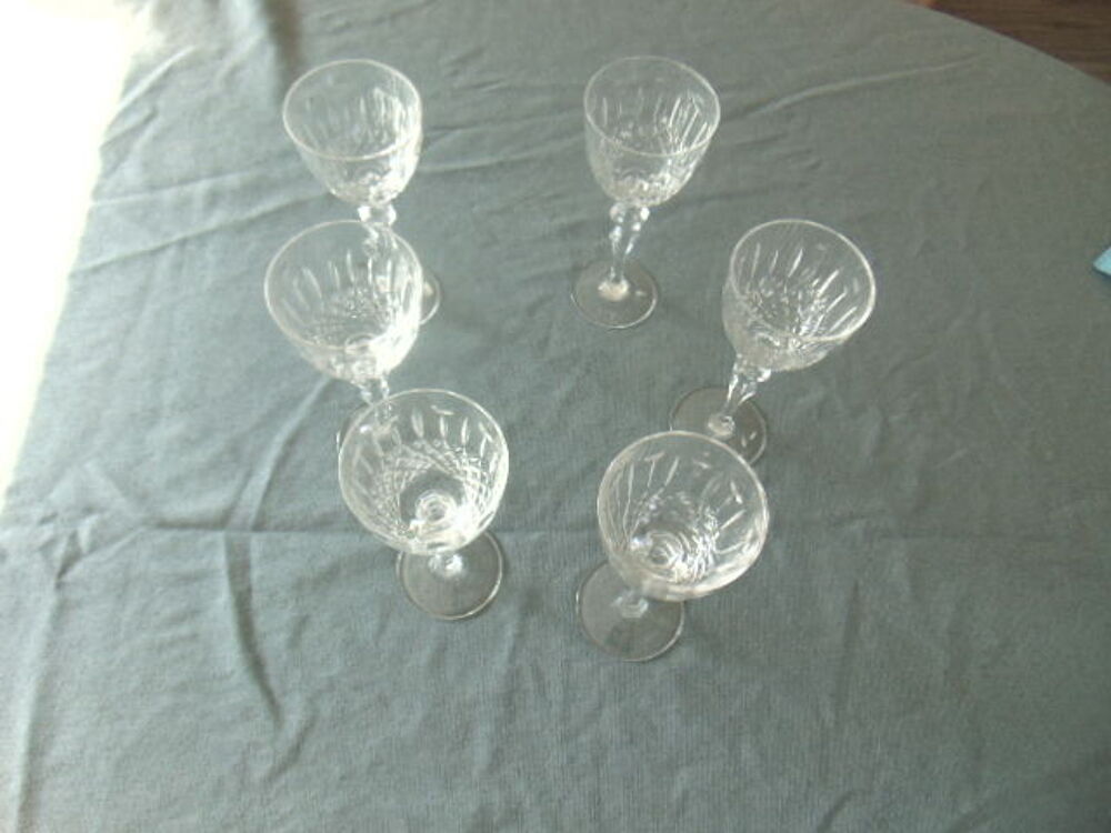 Service de 18 verres en cristal taill&eacute; ? Cristallerie de Lor Cuisine