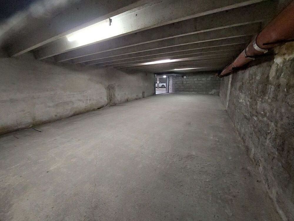 Vente Parking/Garage Grand garage 80 m² Grenoble