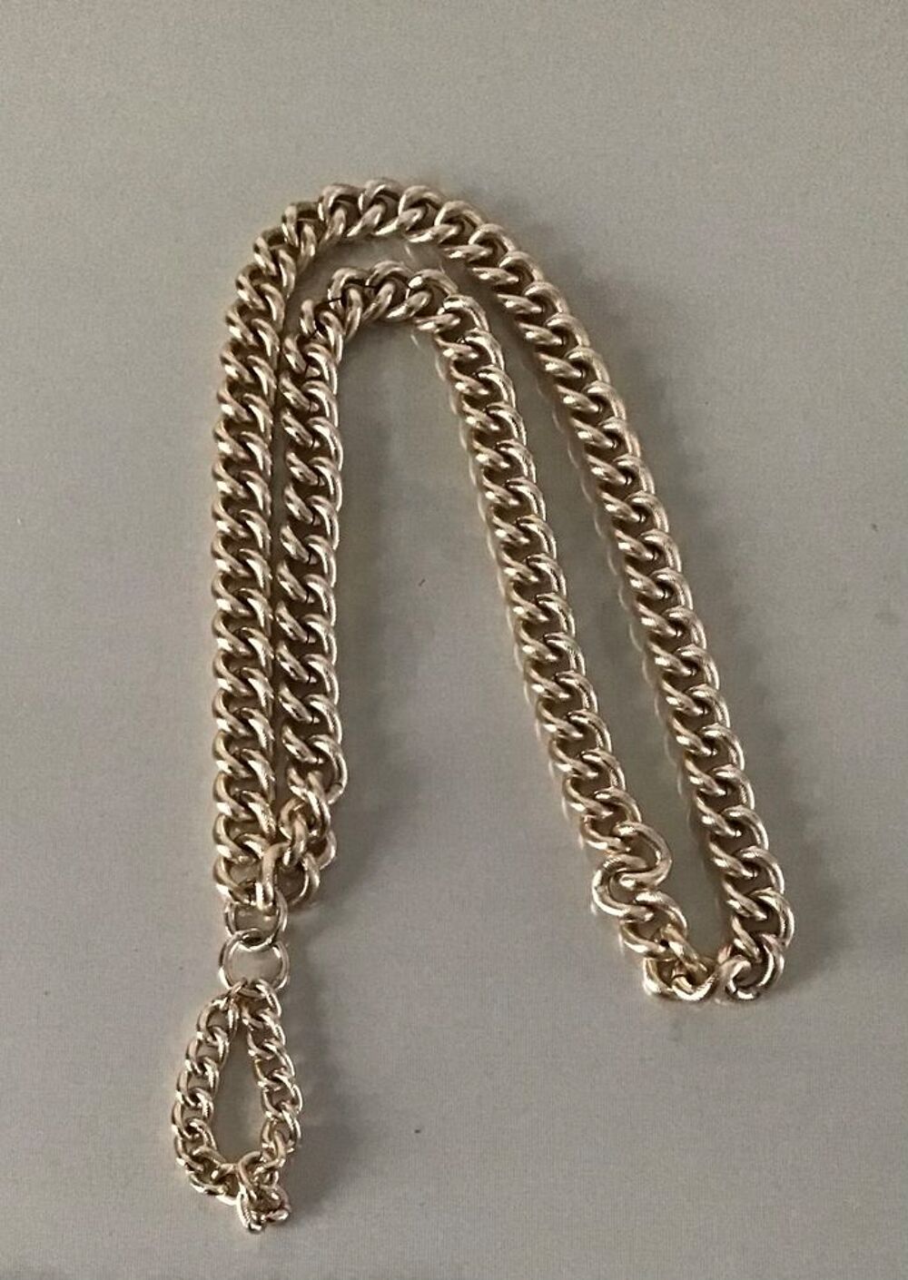 Chic collier ch&ecirc;ne couleur or Bijoux et montres