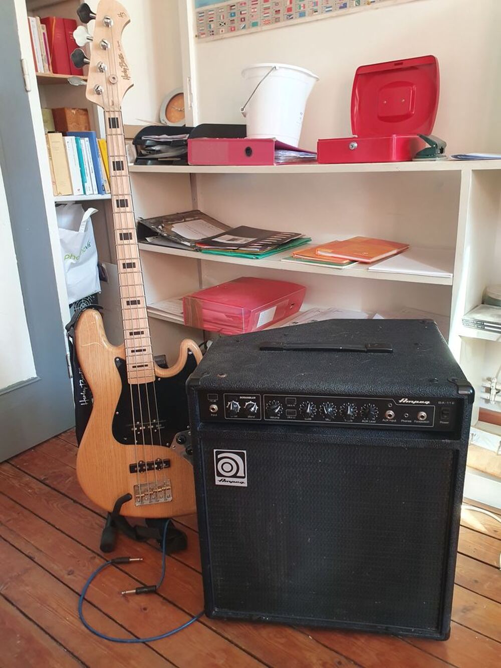 ampli basse et guitare basse Instruments de musique