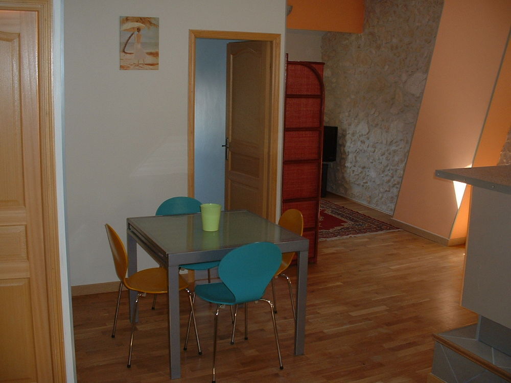 Location Appartement Très Bel Meublé T3 Appartement deuxième étag + Cellier Privé Salles-d'aude