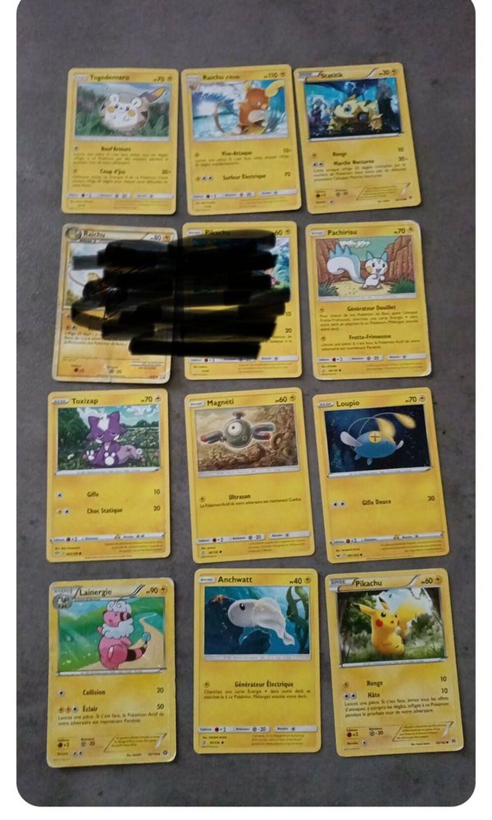 Carte pok&eacute;mon 400 carte un peu pr&egrave;s 