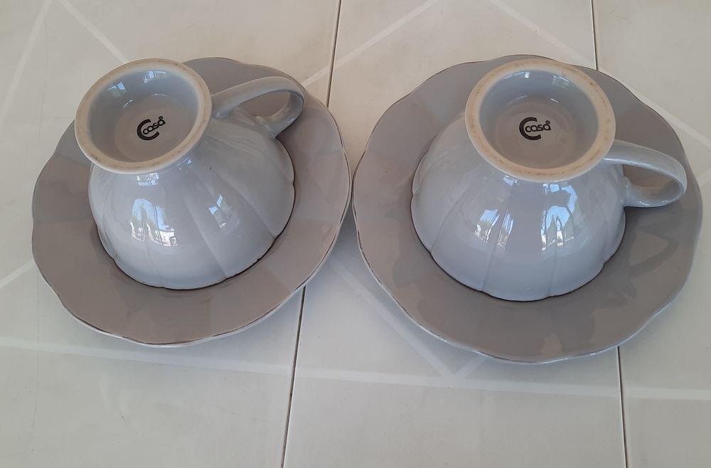 2 Tasses &agrave; d&eacute;jeuner avec soucoupes Cuisine