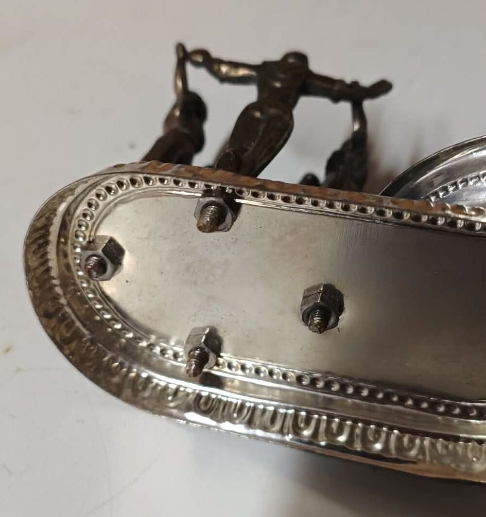 Cendrier ancien avec figurine 