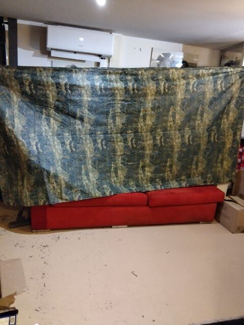 B�che camoufl�e de l arm�e 25 Aigues-Mortes (30)