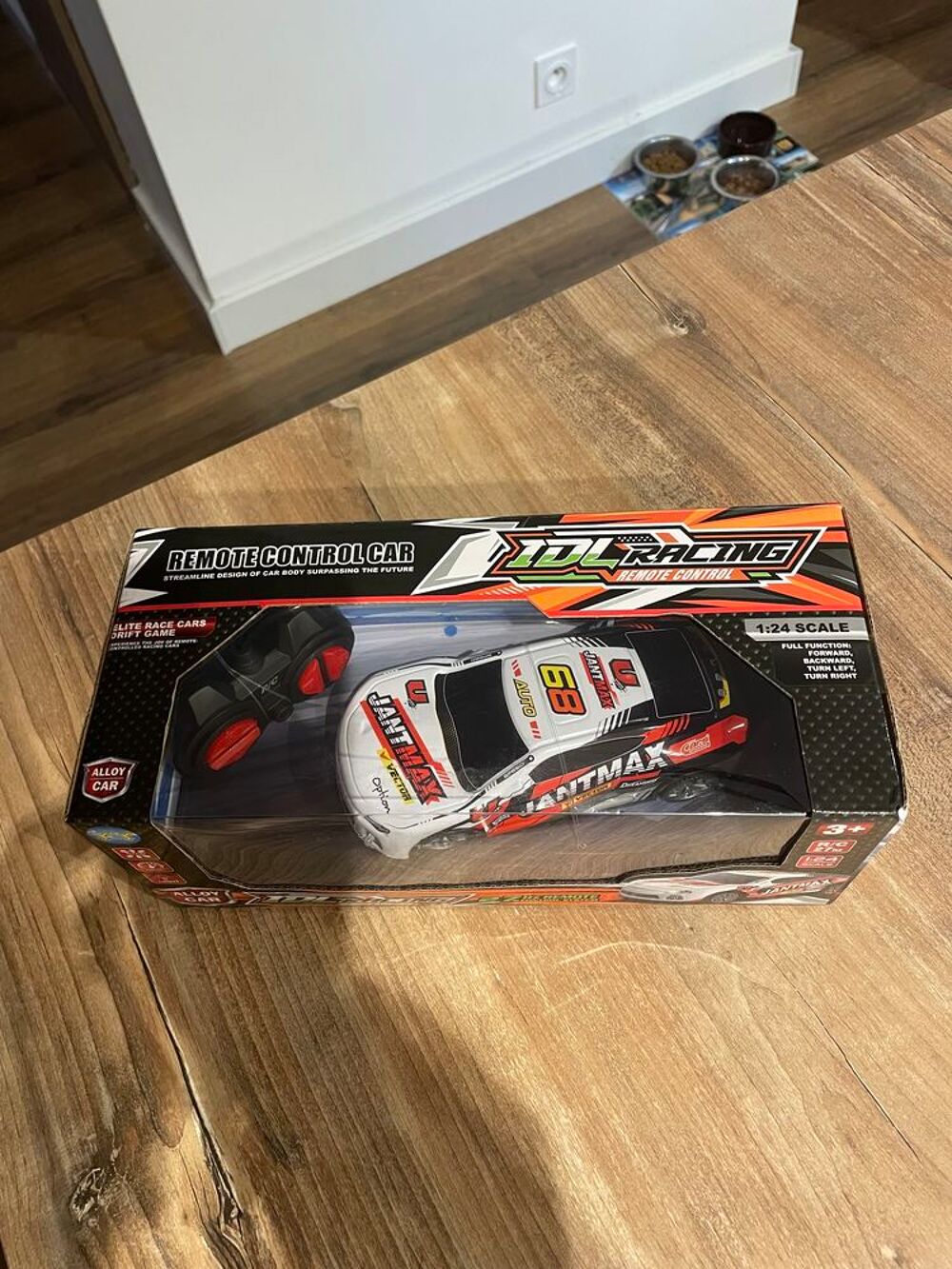 Jouet Voiture t&eacute;l&eacute;command&eacute; " Jantmax " Jeux / jouets