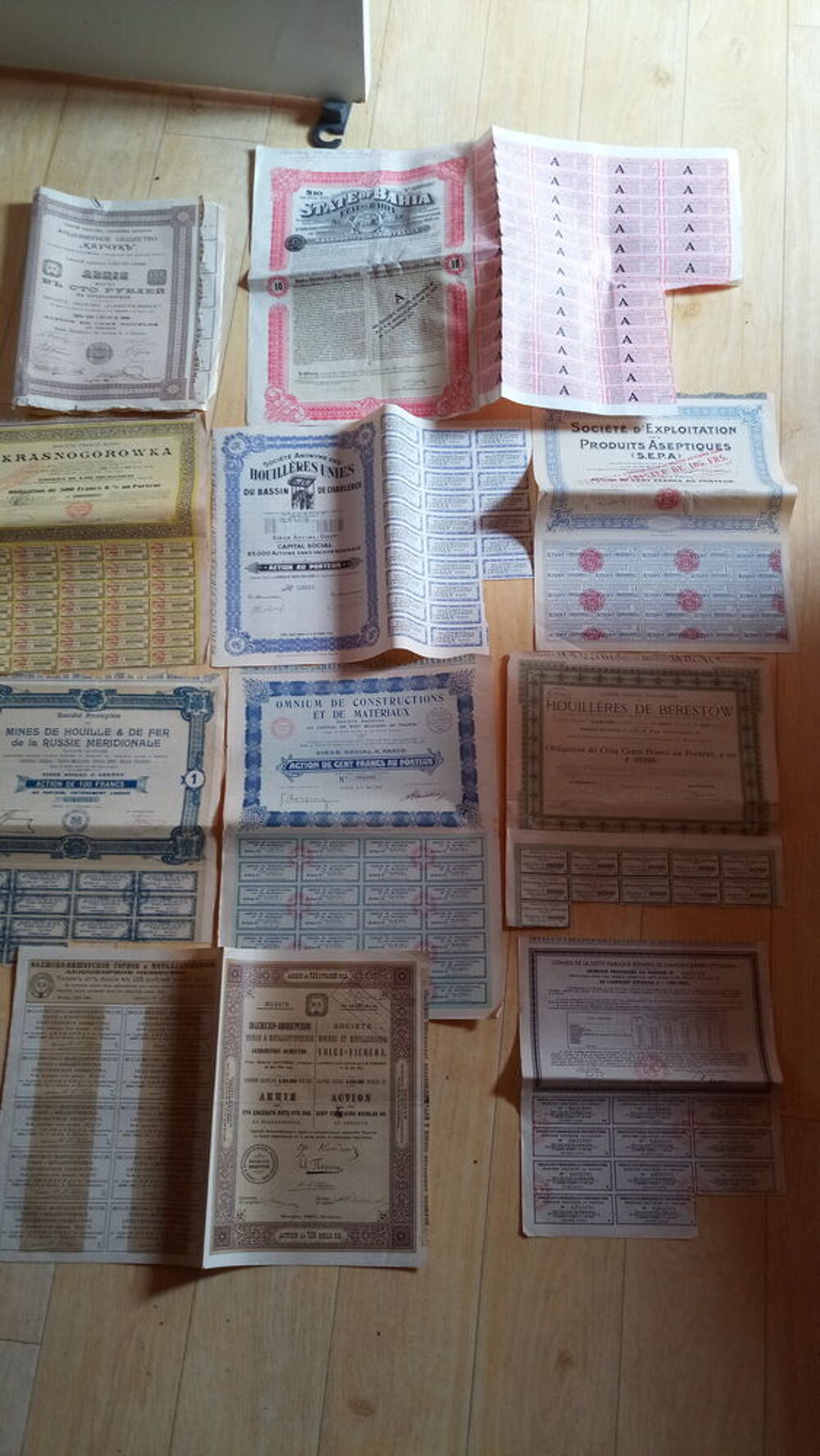 titres anciens obligations actions de russie france etc... 