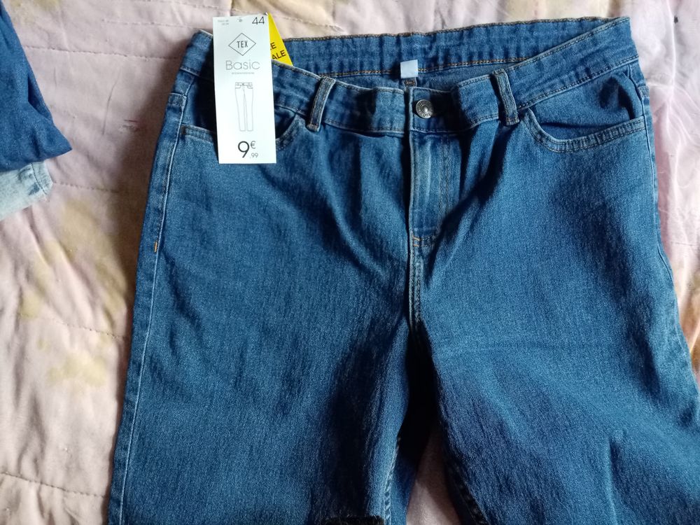 Jeans femme neuf Vêtements