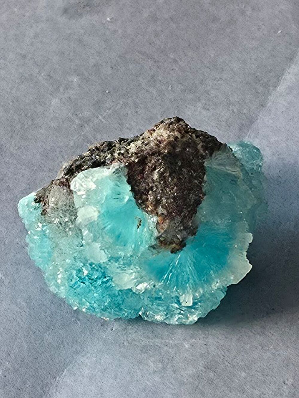 Pierre Naturelle H&eacute;mimorphite Turquoise Cristallis&eacute;e 2,5 cm 