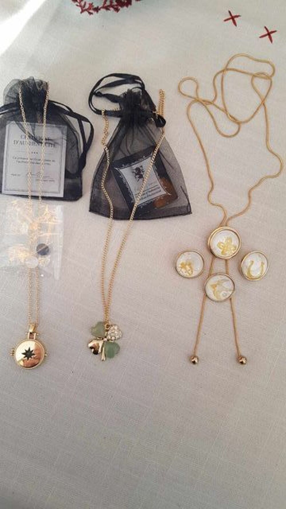  Deux magnifiques colliers neufs or fin N&deg; 1329 Bijoux et montres