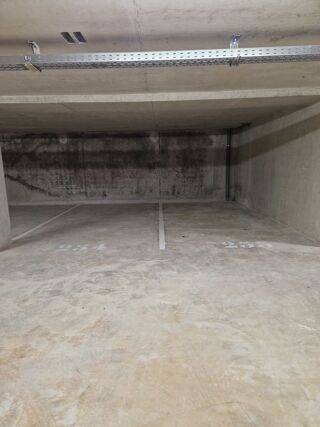  Parking / Garage  louer 14 m