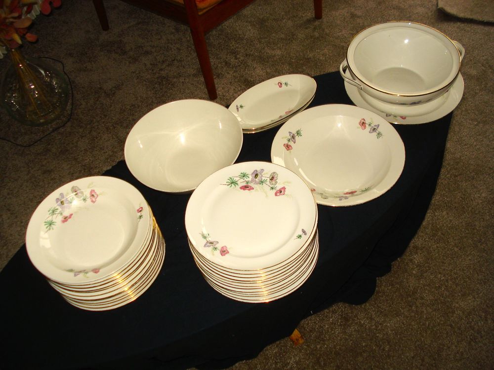 Beau service 42 pi&egrave;ces porcelaine vintage 1965 Cuisine