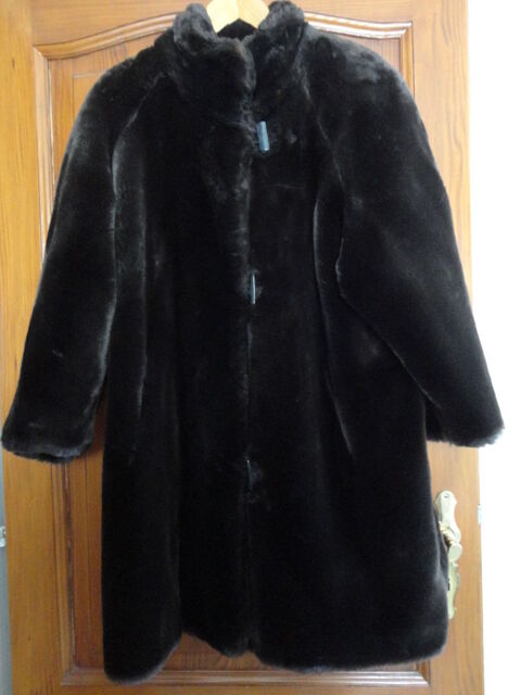 Manteau- veste fausse fourrure taille 46 10 Cernay (68)