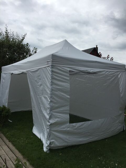 BARNUM 3x4,5 m pliant avec 4 cotés 65 Le Mesnil-Esnard (76)