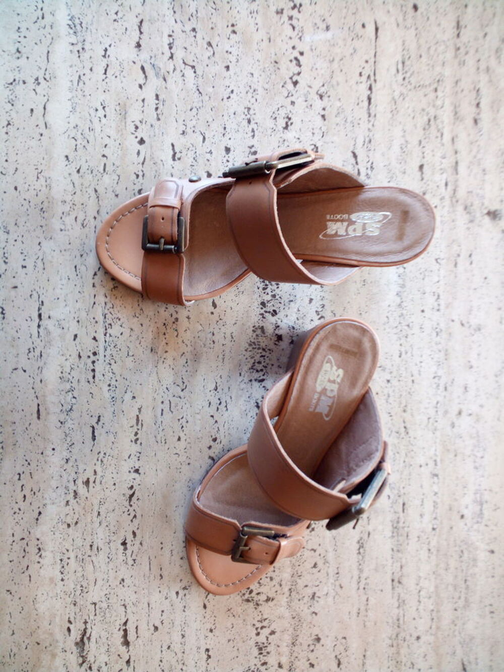 Chaussures d'&eacute;t&eacute; cognac SPM Chaussures