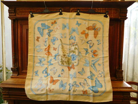 Authentique et v�ritable carr� Herm�s en soie sign� 170 Vitry-sur-Seine (94)