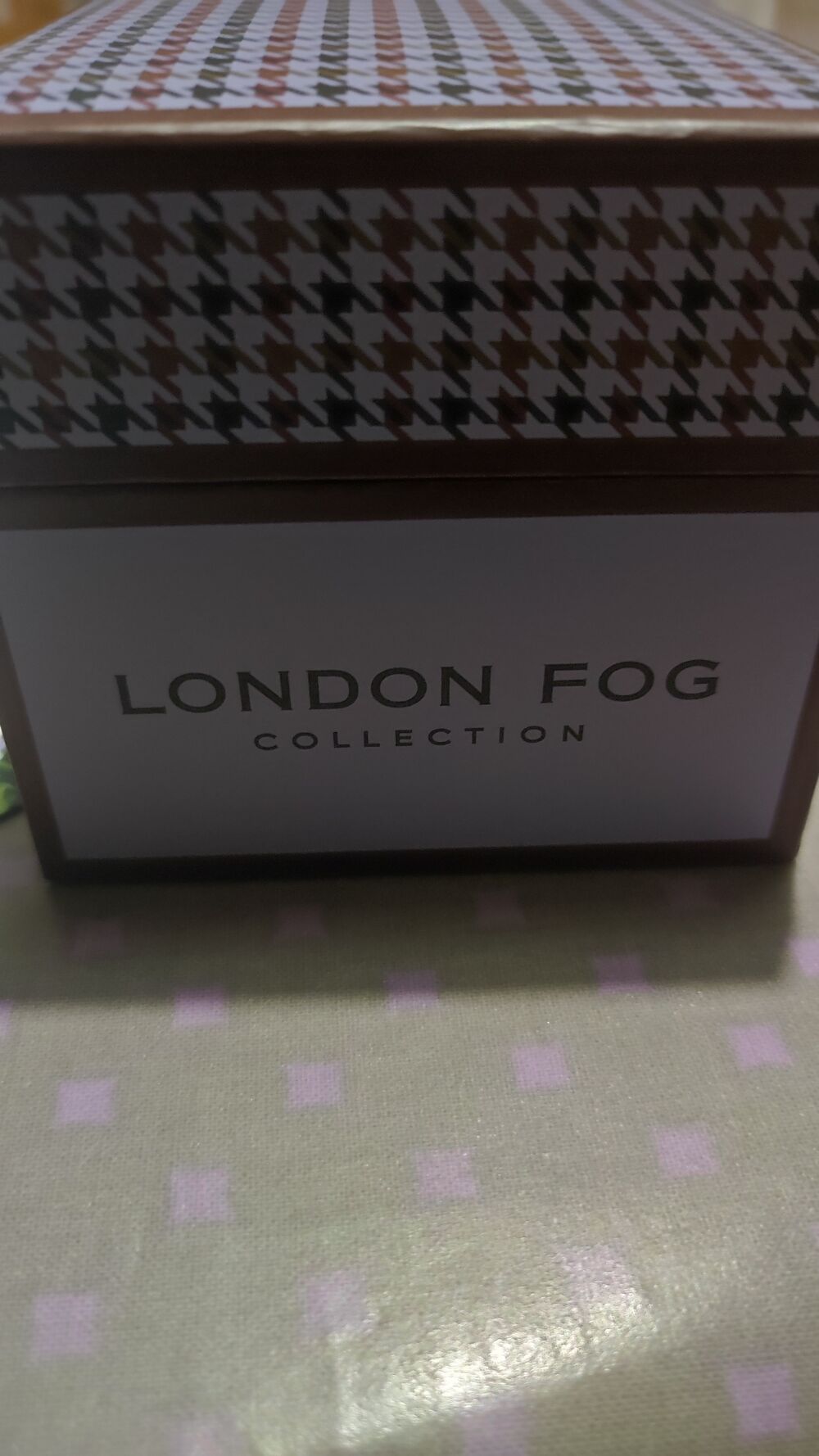 Montre mixte acier dor&eacute;, London Fog chrono. Bijoux et montres