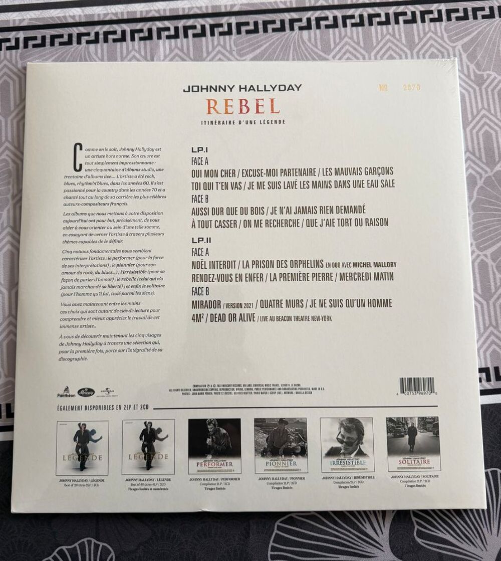 Johnny HALLYDAY " Vinyl " CD et vinyles