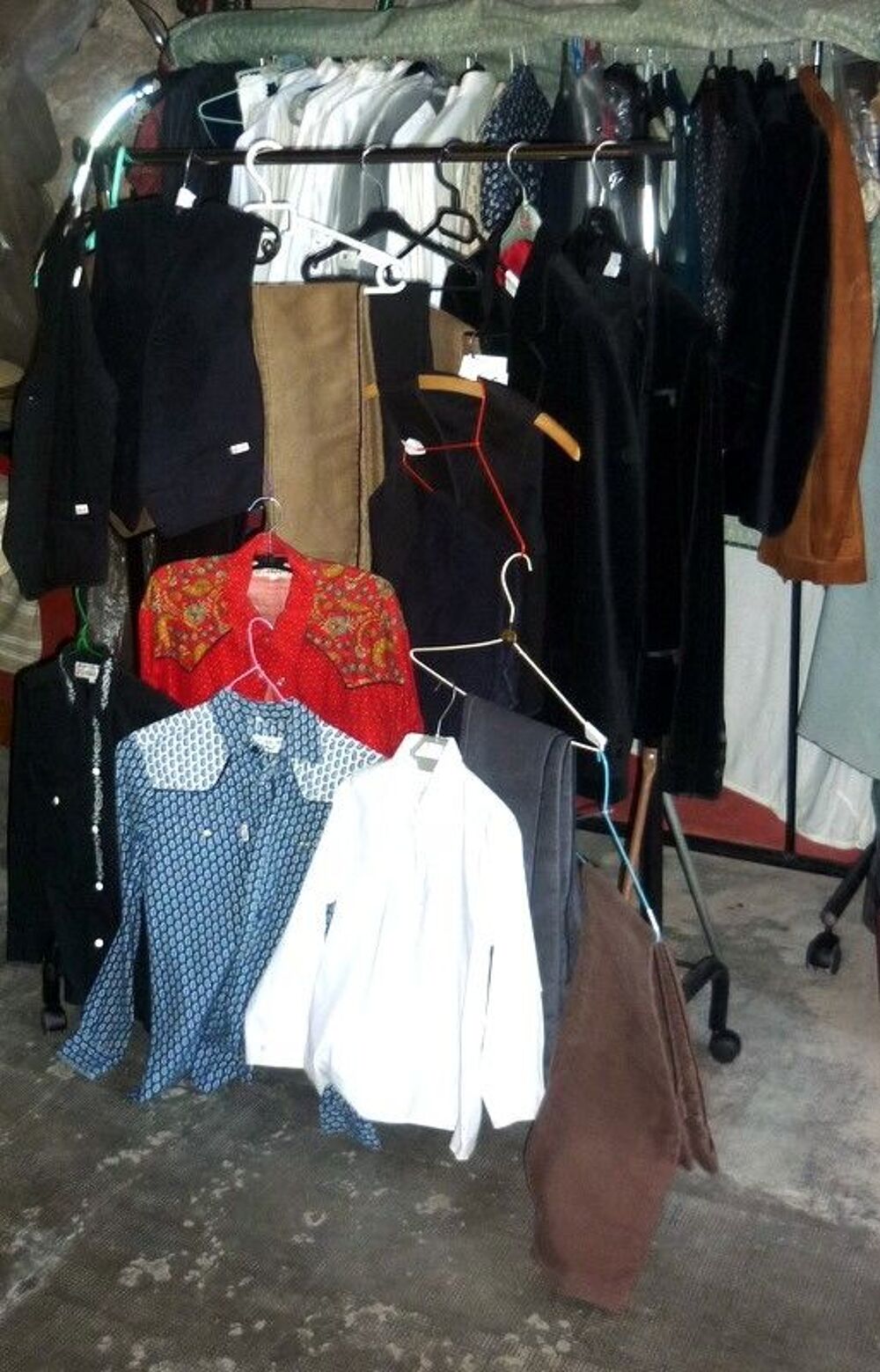 V&ecirc;tements de gardianou (de 5 &agrave; 15 ans) TBE Vêtements