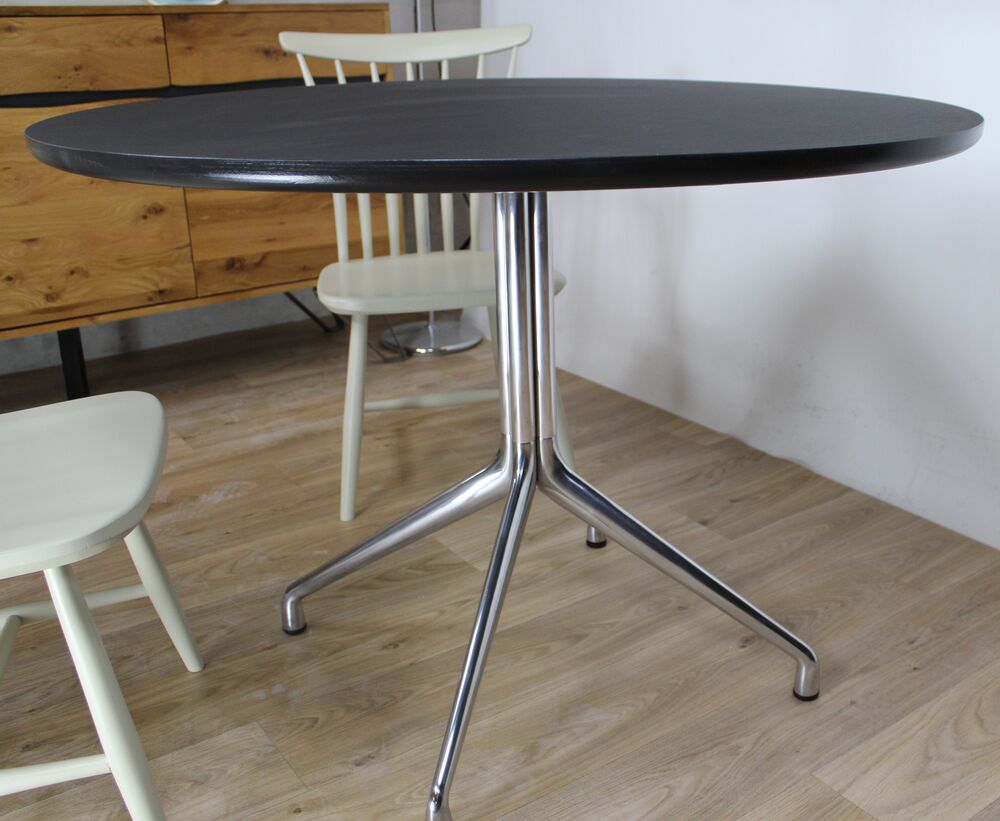 Table hay "about a table aa20" ronde noir par hee welling Meubles