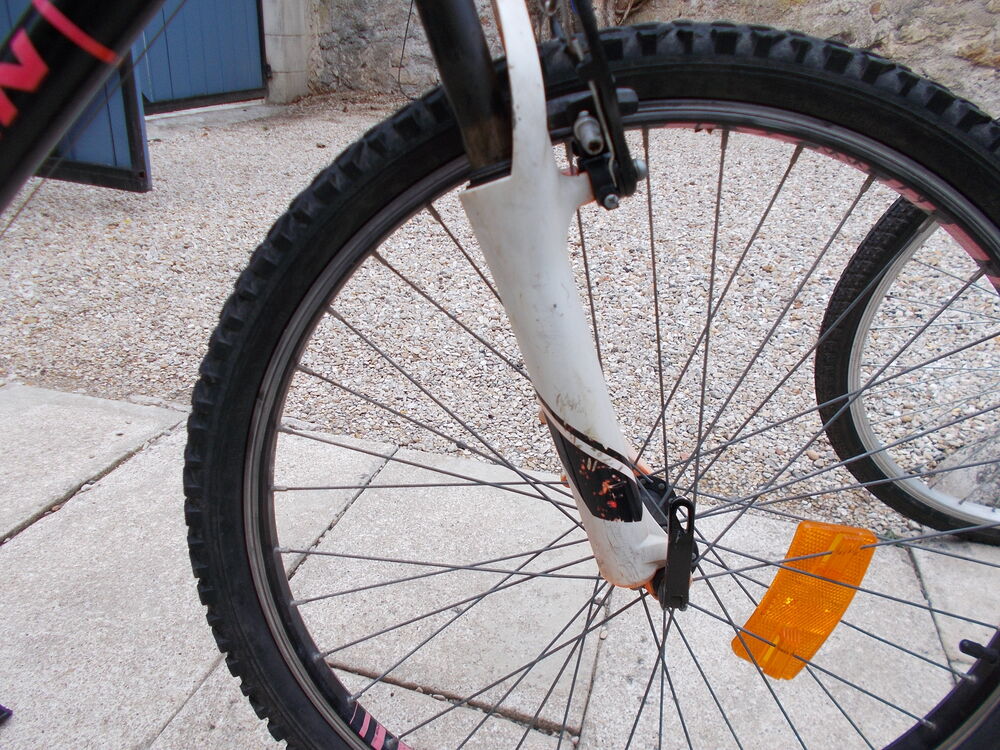 v&eacute;lo vtt 24 pouces de 2024 b-twin 18 vitesses tres bon etat Vélos