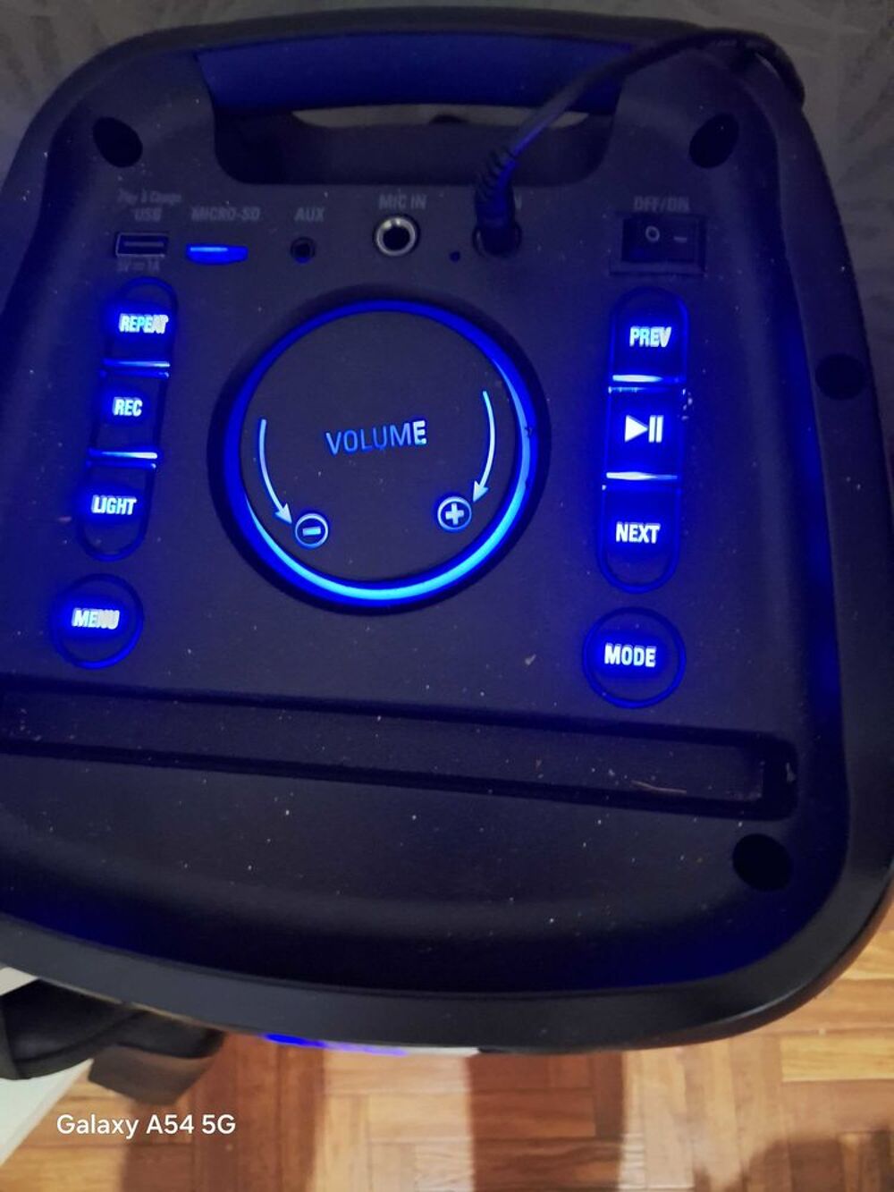 vent baffe neuf avec des lumi&egrave;res et t&eacute;l&eacute;commande Audio et hifi