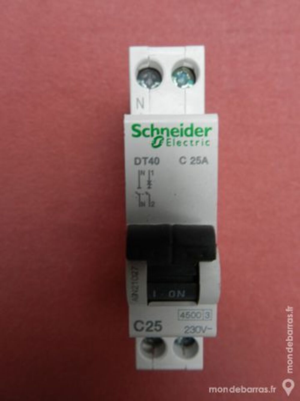 R&eacute;f A9N21027 DISJONCTEUR SCHNEIDER DT40 1P+N 25A C Bricolage