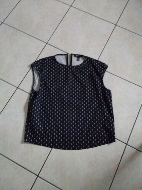 Haut noir MOTIF trait blanc 3 Lanester (56)