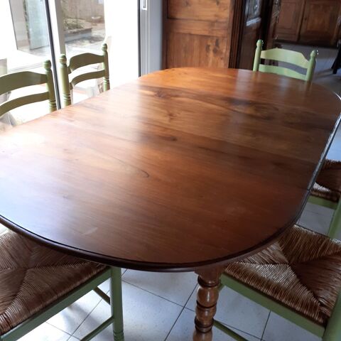 table salle  manger, 120 euros  et 6 chaises 120 euros 240 Aire-sur-l'Adour (40)