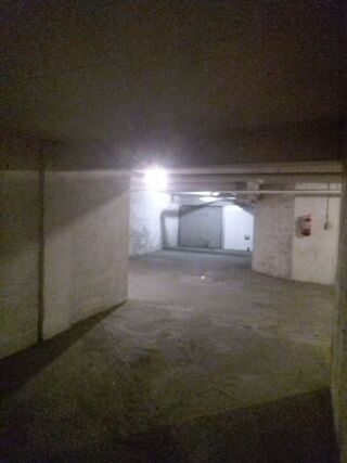  Parking / Garage � louer 15 m� Nice