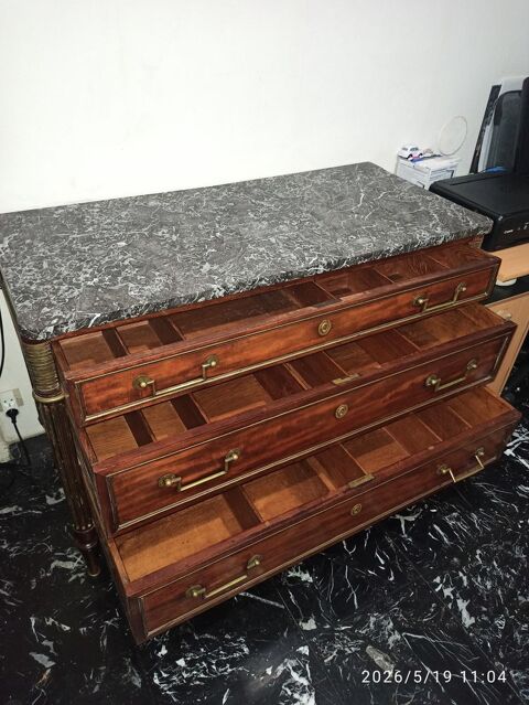Commode usée avec plateau en marbre Fontaine (38)