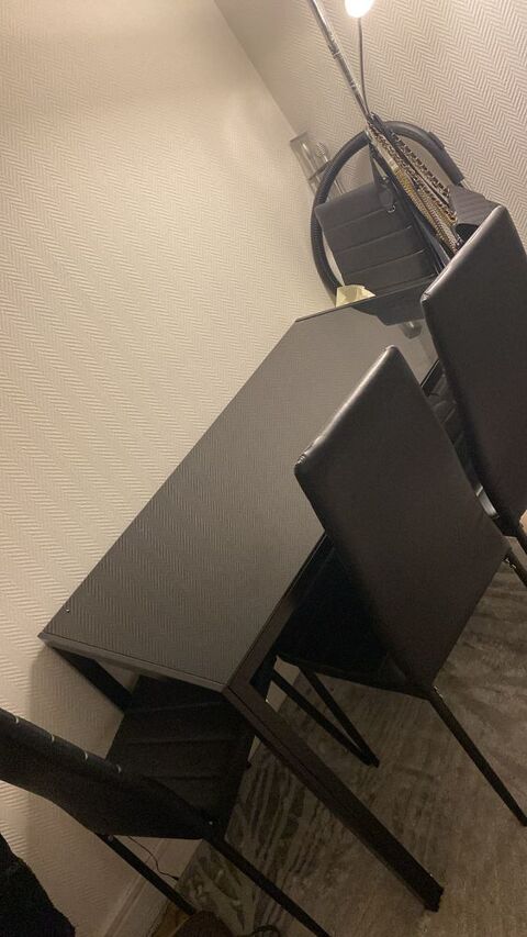 Table  manger 220 Chelles (77)