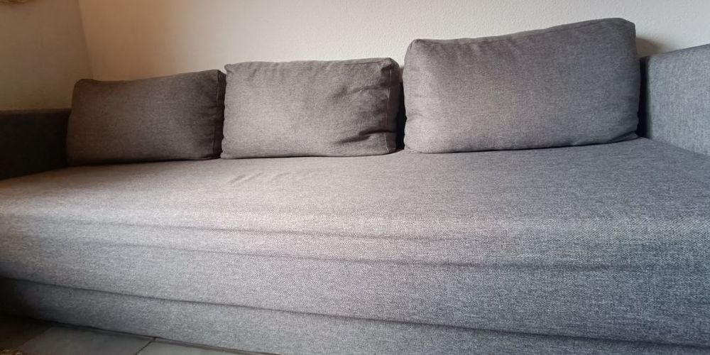 Tr&egrave;s joli canap&eacute; moderne Meubles
