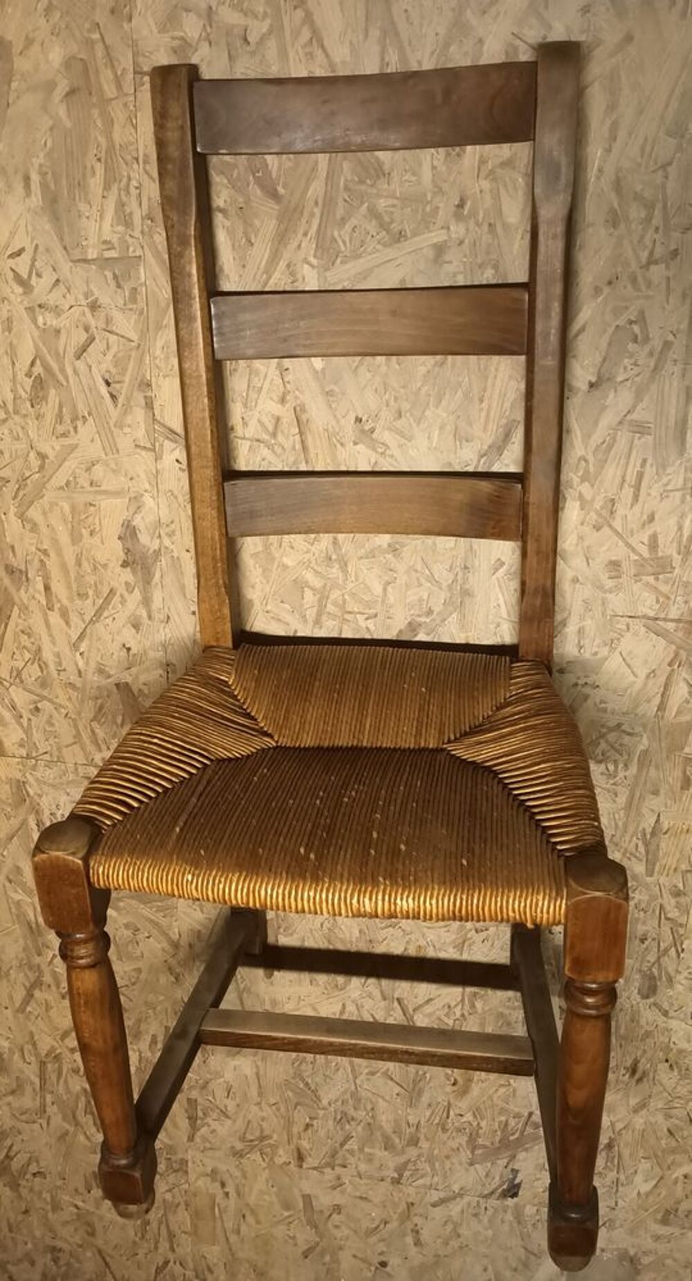 Lot 4 chaises paill&eacute;es dossier haut en TBE Meubles