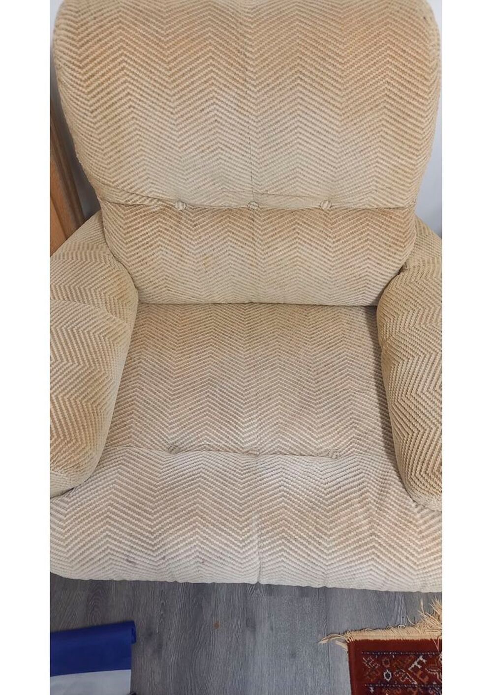 Pour cause de d&eacute;m&eacute;nagement, deux fauteuils Meubles
