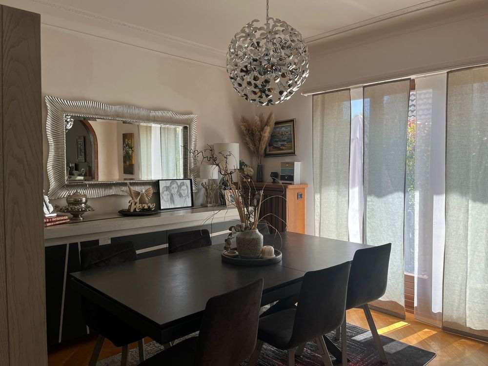 Salle &agrave; manger ch&ecirc;ne massif + table Dekton Meubles
