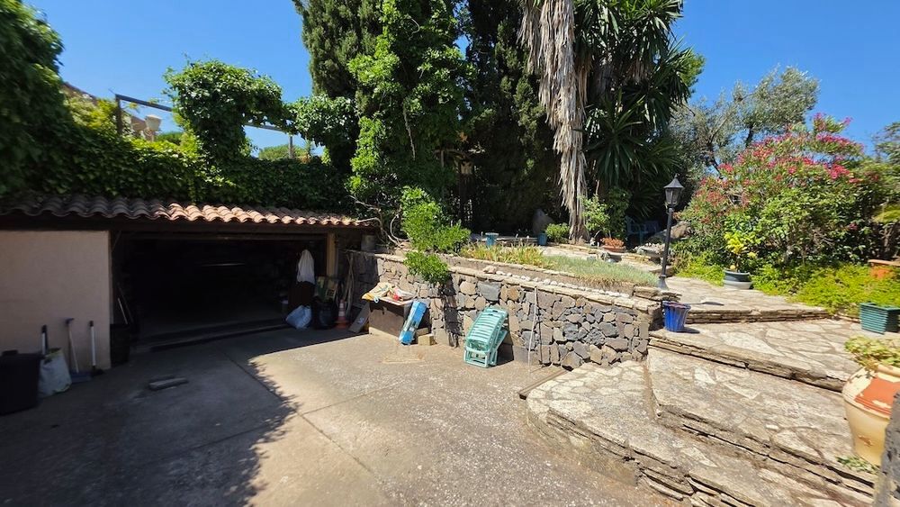 Vente Maison LE CAP D'AGDE- Villa de style rustique 5/6 pièces avec jardin clos garage et piscine. Le cap d agde