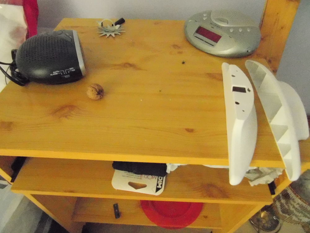  5 radiateurs, petit meuble informatique et 2 radior&eacute;veil Electroménager