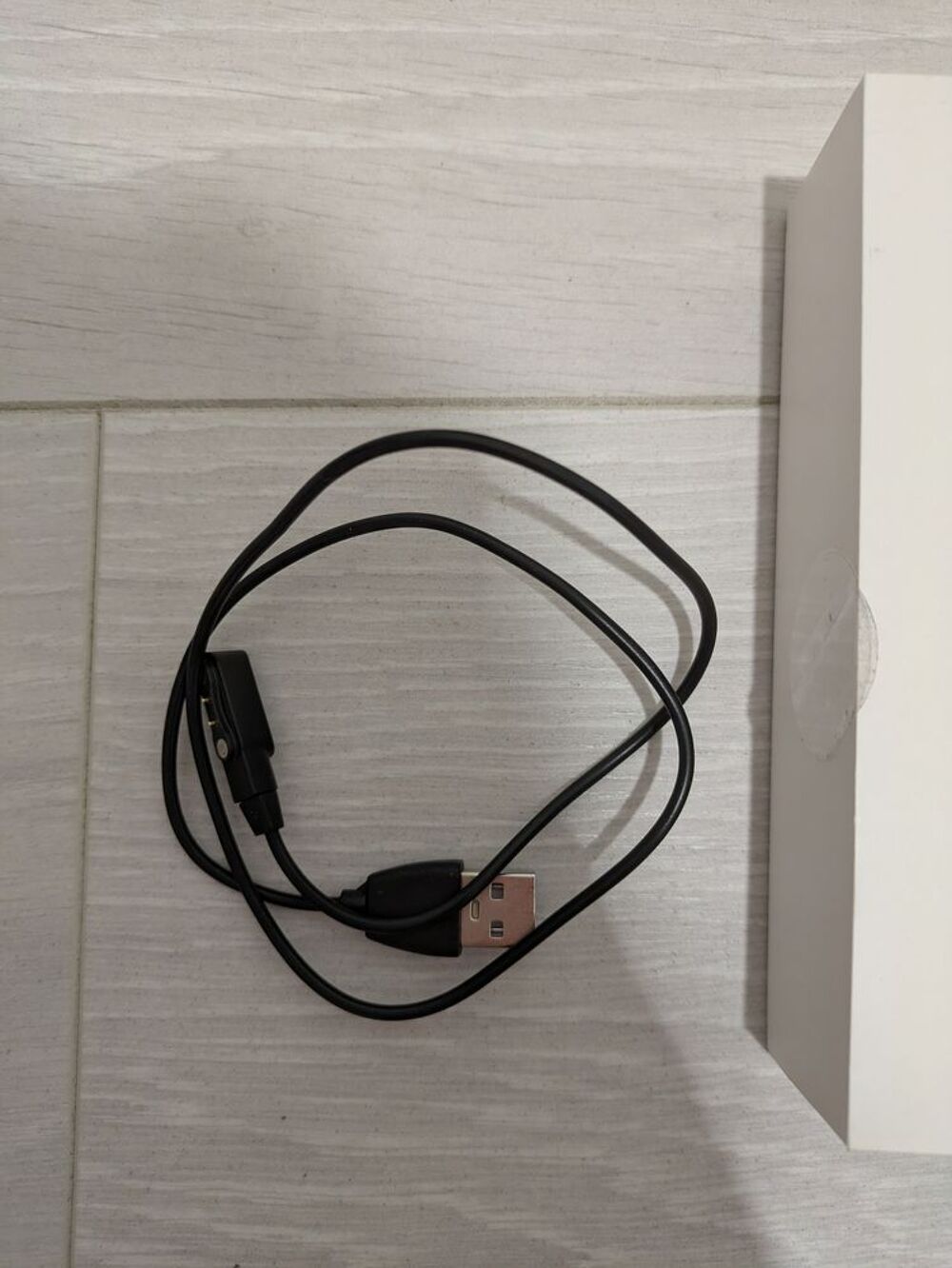 Montre connect&eacute;e Lotus avec &eacute;cran tactile Bijoux et montres