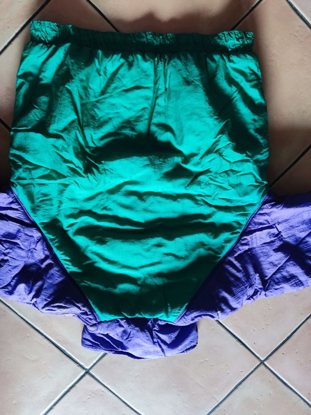 Blouson de ski vert et violet en excellent &eacute;tat Vêtements