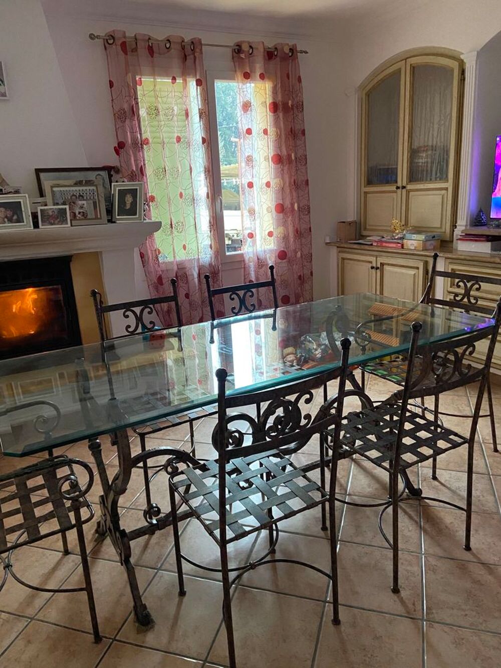 table &agrave; manger et 6 chaises Meubles