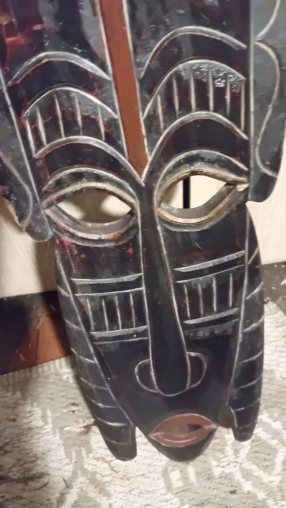 Joli masque porte bonheur africain Décoration