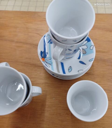 lot de petites tasses et soucoupes 3 Paray-le-Monial (71)