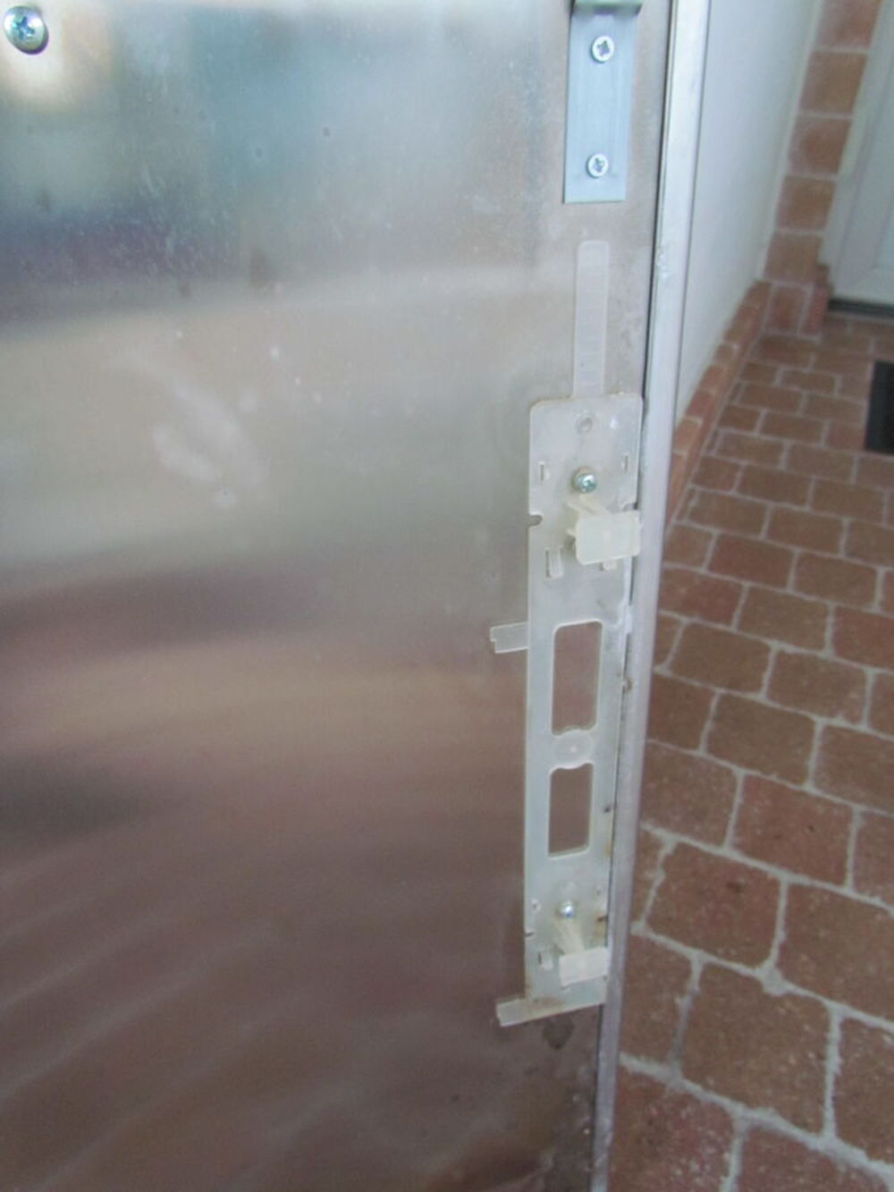 Fa&ccedil;ade de lave vaisselle wirhpool Electroménager