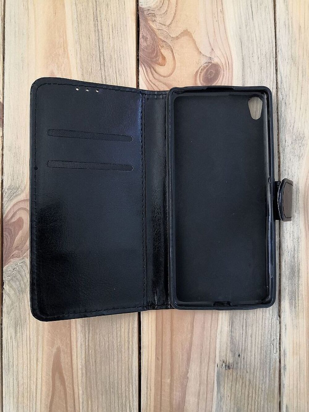 Etui folio porte-carte coque silicone Sony Xp&eacute;ria XA Téléphones et tablettes